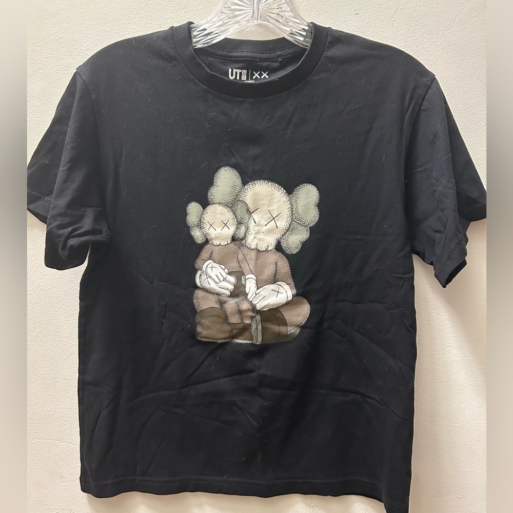 Uniqlo KAWS size 11-12